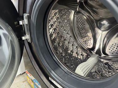 Factory second Hisense Series 7 8 kg Front‑Load Washing Machine – Charcoal Black HWFS8014AB - Second Hand Appliances Geebung